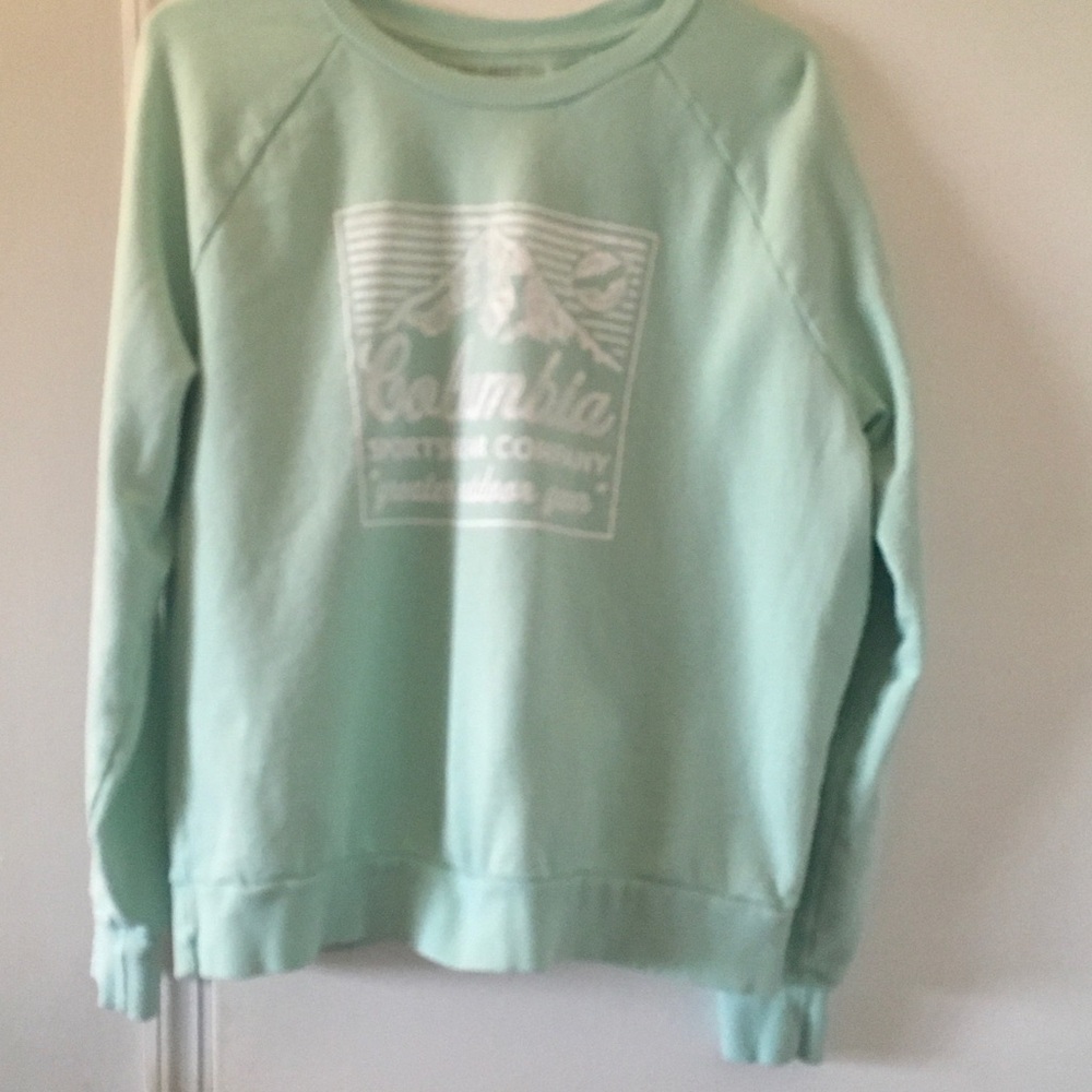 Columbia Women's Light Green Crew Neck Sweater xl but runs little smaller